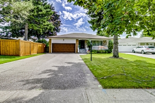 3260 Lonefeather Crescent, Mississauga, ON L4Y 3G5, Canada, ,  