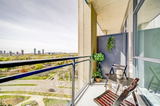 Unit 1007-75 The Donway W, North York, ON M3C 2E9, Canada, ,  