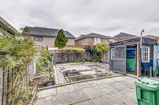 943 Tambourine Terrace, Mississauga, ON L5W 1S5, Canada, ,  