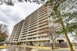 Unit 105-1300 Mississauga Vly Blvd, Mississauga, ON L5A 3S8, Canada, ,  