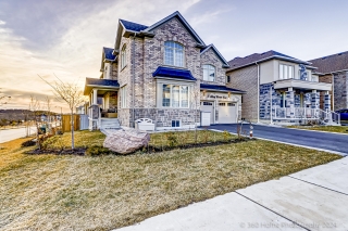 2 Murray Leonard Ln, East Gwillimbury, ON L0G 1R0, Canada, ,  