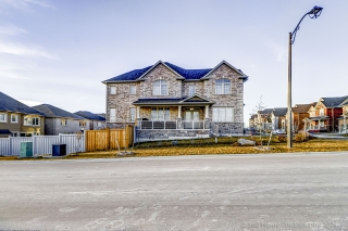 2 Murray Leonard Ln, East Gwillimbury, ON L0G 1R0, Canada, ,  