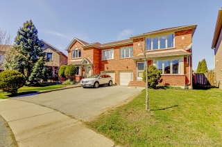 1560 Arcadia Square, Pickering, ON L1V 6W6, Canada, ,  