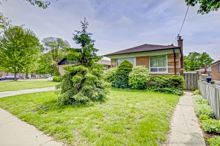 11 Velma Dr, Etobicoke, ON M8Z 2N2, Canada, ,  