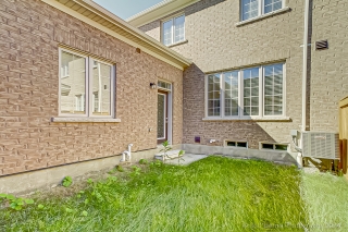 3 Hornchurch St, Whitby, ON L1P 0J3, Canada, ,  