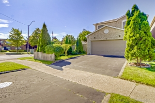 2 Goodwood Dr, Markham, ON L3S 2J7, Canada, ,  