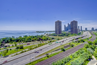 Unit 1607-103 The Queensway, Toronto, ON M6S 5B4, Canada, ,  