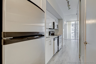 Unit 1607-103 The Queensway, Toronto, ON M6S 5B4, Canada, ,  