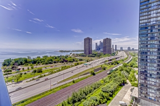 Unit 1607-103 The Queensway, Toronto, ON M6S 5B4, Canada, ,  