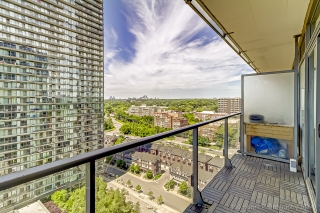 Unit 1607-103 The Queensway, Toronto, ON M6S 5B4, Canada, ,  