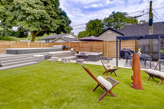 9 Hedges Blvd, Etobicoke, ON M9B 3C1, Canada, ,  