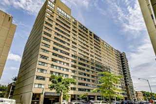 Unit 1003-360 Bloor St E, Toronto, ON M4W 3M3, Canada, ,  