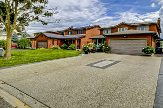 3044 Knob Hill, Mississauga, ON L4X 2X4, Canada, ,  