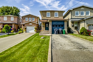 921 Toll Ct, Mississauga, ON L4W 3W9, Canada, ,  