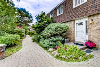 9 The Carriage Way, Markham, ON L3T 4V1, Canada, ,  