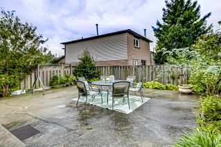 40 Sunshine Dr, Richmond Hill, ON L4C 8J5, Canada, ,  