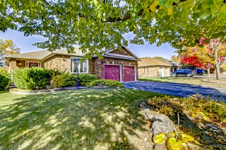 741 College Manor Dr, Newmarket, ON L3Y 8G5, Canada, ,  