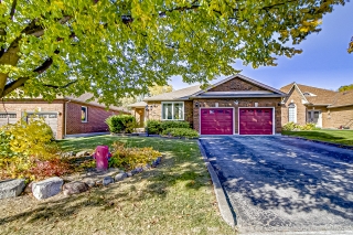 741 College Manor Dr, Newmarket, ON L3Y 8G5, Canada, ,  