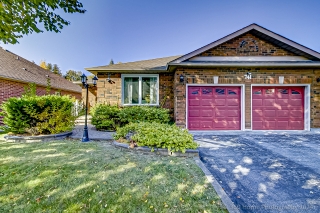 741 College Manor Dr, Newmarket, ON L3Y 8G5, Canada, ,  