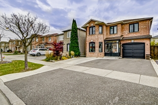 122 Denton Cir, Maple, ON L6A 2N2, Canada, ,  