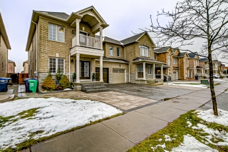 10 Needletree Dr, Brampton, ON L6P 3L8, Canada, ,  