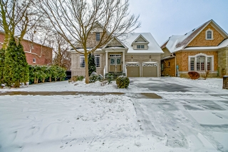 598 Foxcroft Blvd, Newmarket, ON L3X 1N4, Canada, ,  