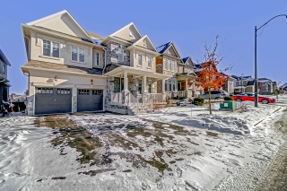 829 Elvidge Trl, Newmarket, ON L3X 0J3, Canada, ,  