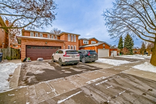 1864 Roy Ivor Crescent, Mississauga, ON L5L 3N8, Canada, ,  