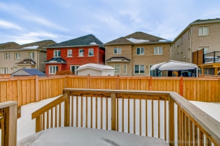 33 Tiger Cres, Brampton, ON L6R 0C8, Canada, ,  