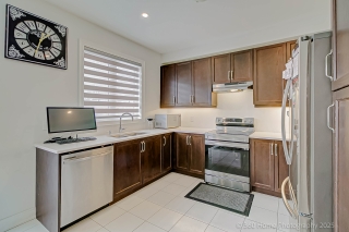 33 Tiger Cres, Brampton, ON L6R 0C8, Canada, ,  