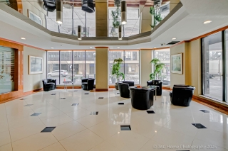 Unit 1703-633 Bay St., Toronto, ON M5G 2G4, Canada, ,  