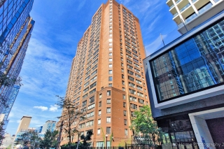 Unit 1703-633 Bay St., Toronto, ON M5G 2G4, Canada, ,  